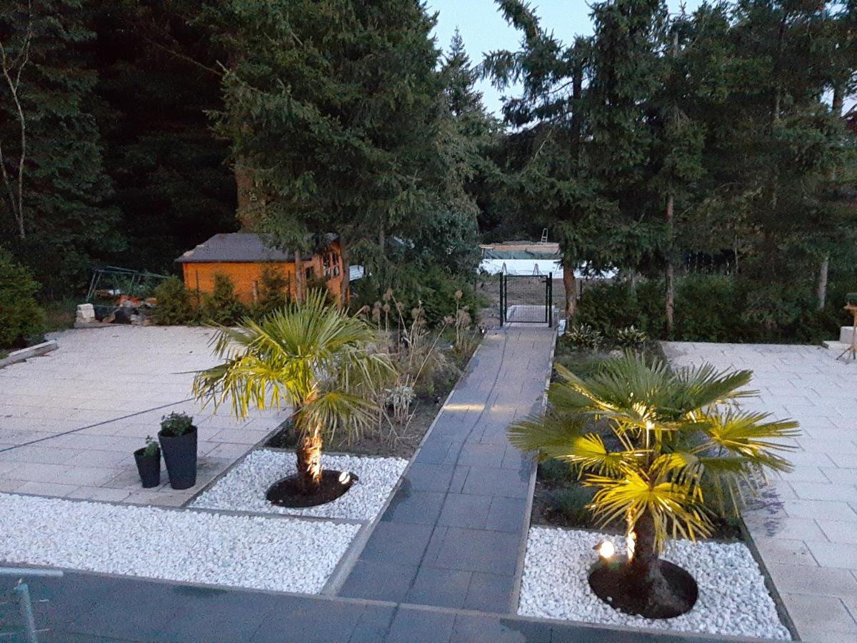 Design Apartment- 24H Self-Check-In - Bis 4 Pers - Parkplatz - Wifi - Balkon -Terrasse - In Direkter Weihernaehe - Radwege Schiffweiler Екстер'єр фото