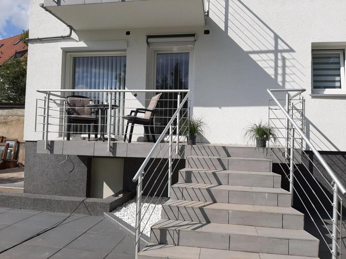 Design Apartment- 24H Self-Check-In - Bis 4 Pers - Parkplatz - Wifi - Balkon -Terrasse - In Direkter Weihernaehe - Radwege Schiffweiler Екстер'єр фото